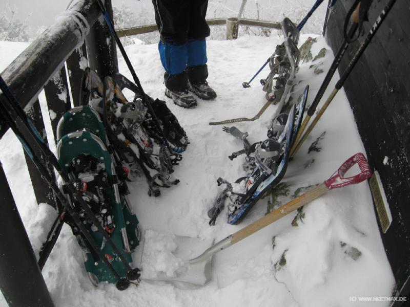 6457_Take_off_your_snowshoes