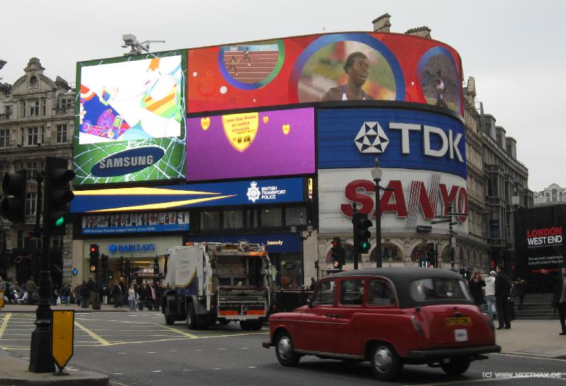 9525_Piccadilly_Circus