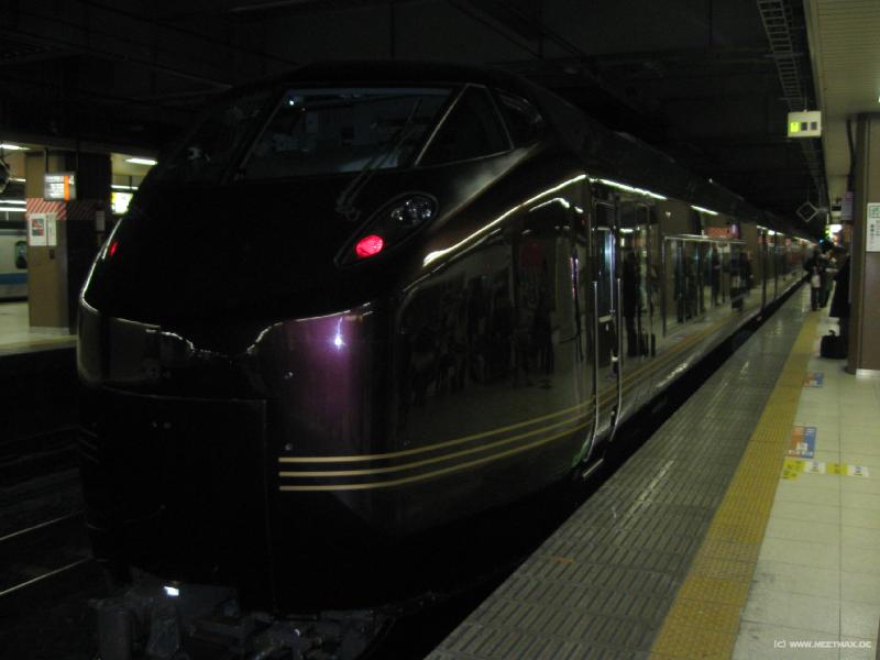 1058_Dark_train