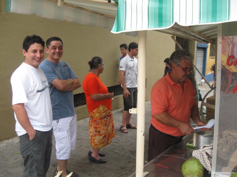 2330_Mauricio_Marcelo_and_the_sugar_cane